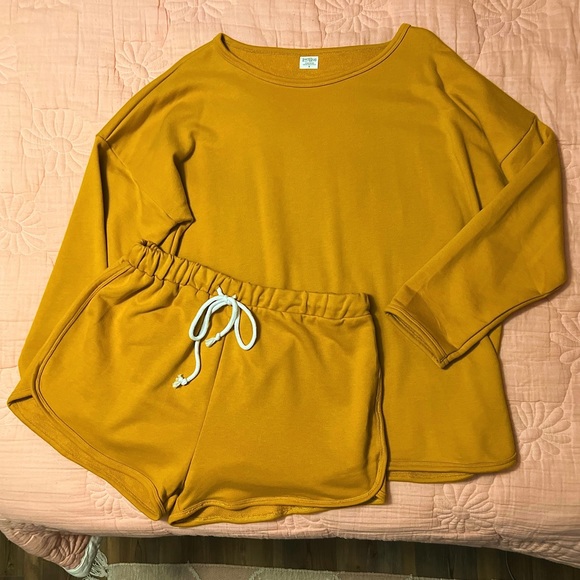 Kind Kids Club Mustard Track Set - Picture 1 of 1